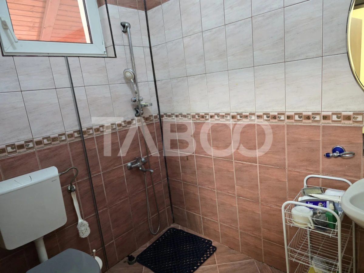 Casa individuala de vanzare 120mp 4 camere si curte 1310mp Gusterita - 9