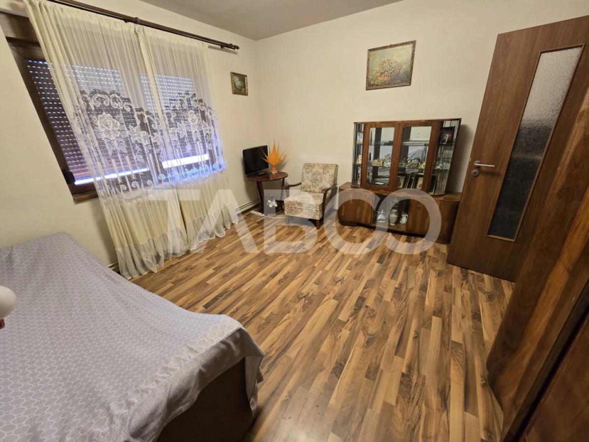 Casa individuala de vanzare 120mp 4 camere si curte 1310mp Gusterita - 3