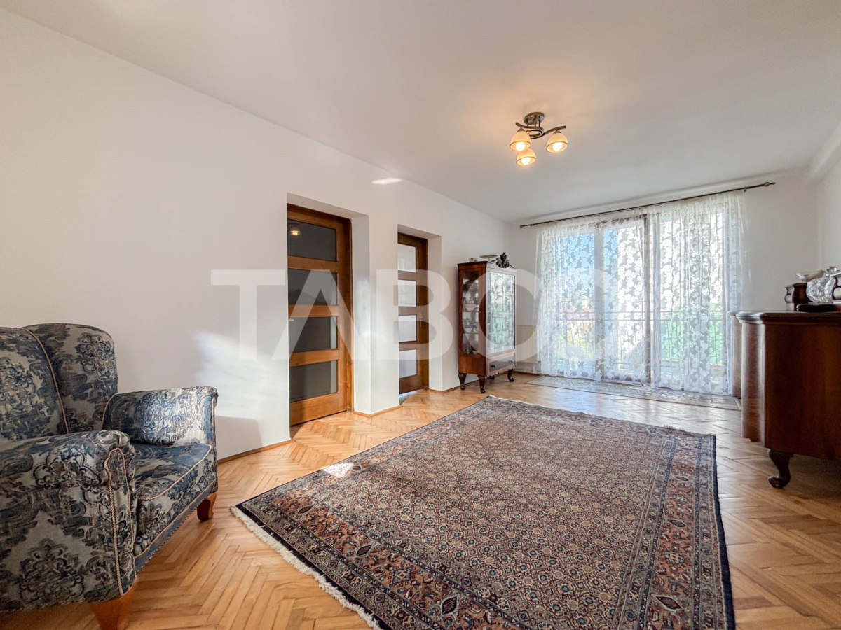 Apartament 3 camere de vanzare zona Piata Cipariu Andrei Muresanu - 1