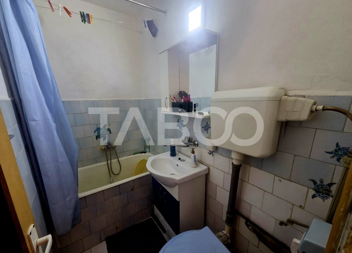 Apartament 3 camere semidecomandat etaj 3 zona 13 Decembrie 50 mpu - 9