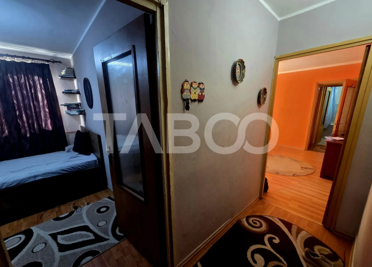 Apartament 3 camere semidecomandat etaj 3 zona 13 Decembrie 50 mpu - 7