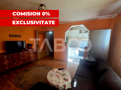 Apartament 3 camere semidecomandat etaj 3 zona 13 Decembrie 50 mpu