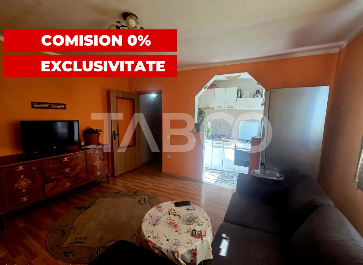Apartament 3 camere semidecomandat etaj 3 zona 13 Decembrie 50 mpu - 1