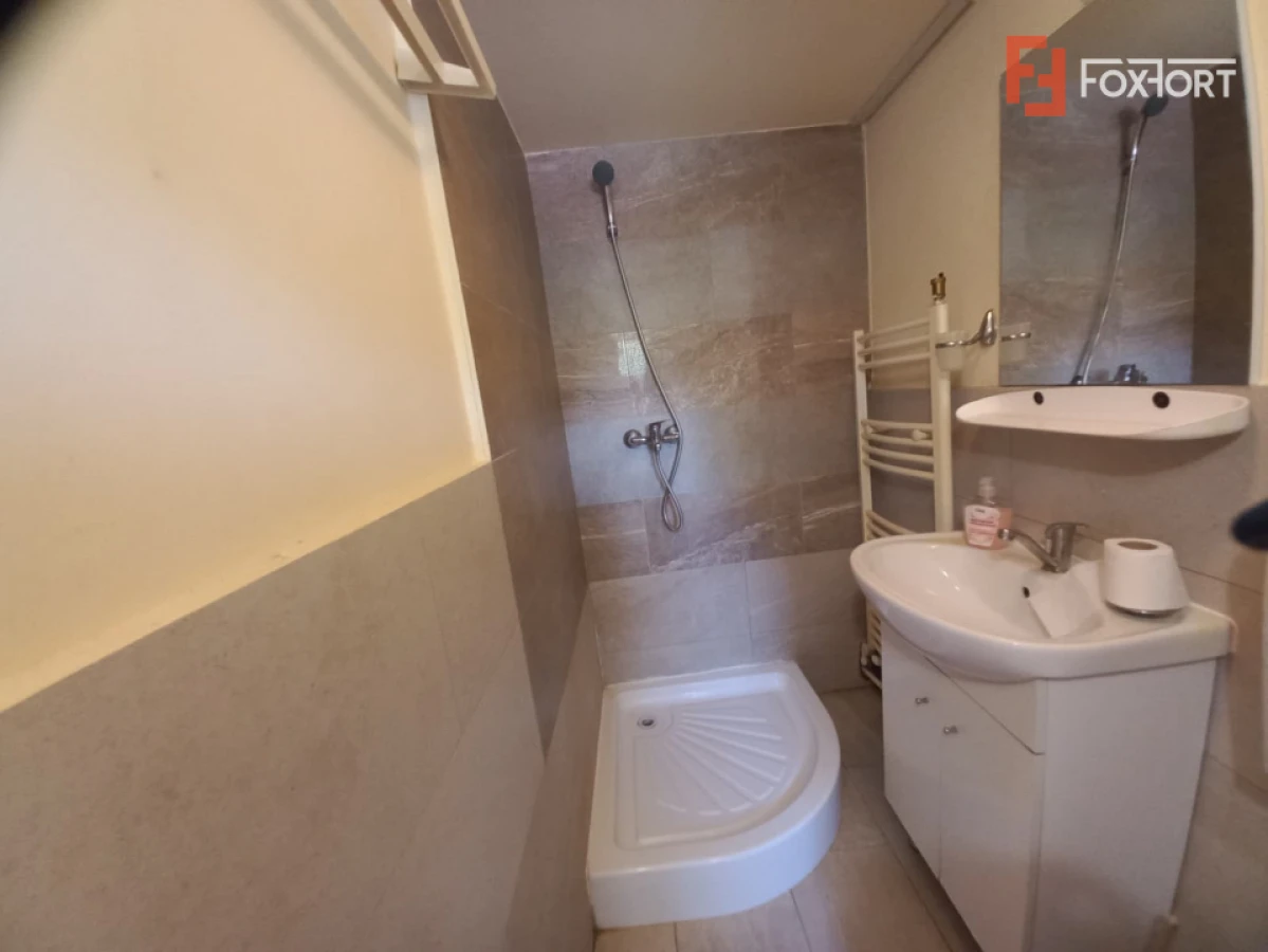 Casa individuala cu 4 camere - zona Crisan | 2 corpuri de cladire - 10