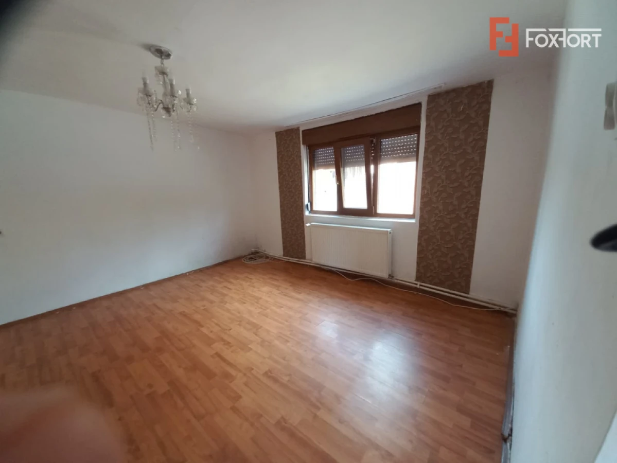Casa individuala cu 4 camere - zona Crisan | 2 corpuri de cladire - 3