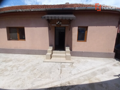 Casa individuala cu 4 camere - zona Crisan | 2 corpuri de cladire