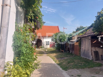 Comision 0% Apartament 63 mpu la curte cu pivnita si gradina Cisnadie