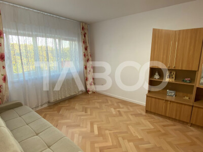 Apartament decomandat de inchiriat 2 camere 56 mpu si balcon 6 mp