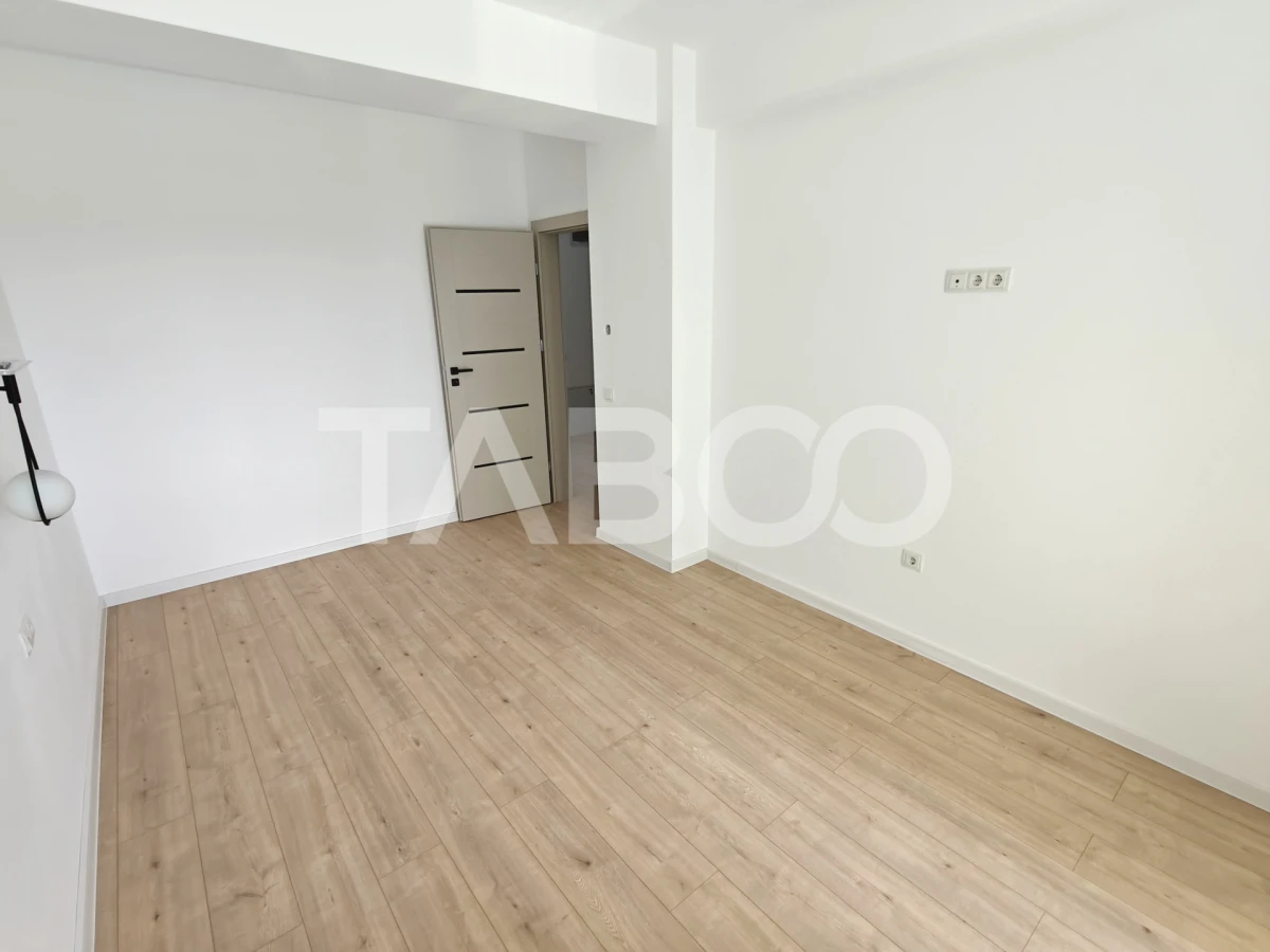 Apartament 3 camere decomandat - 2 bai - balcon - parcare - intabulat - 10