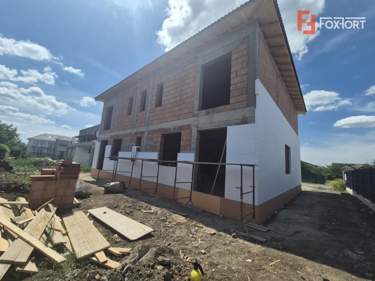 Duplex cu 4 camere de vanzare in localitatea Dumbravita - 2