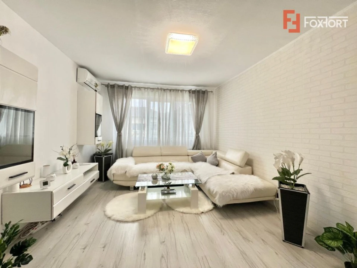 Apartament cu 3 camere, etaj 4 de vanzare, zona Spitalul Judetean - 1