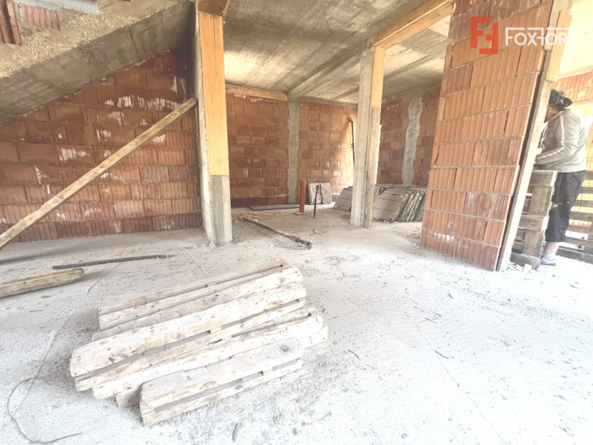 COMISION 0 % MOSNITA NOUA Duplex la vanzare etaj cu 4 camere - 6