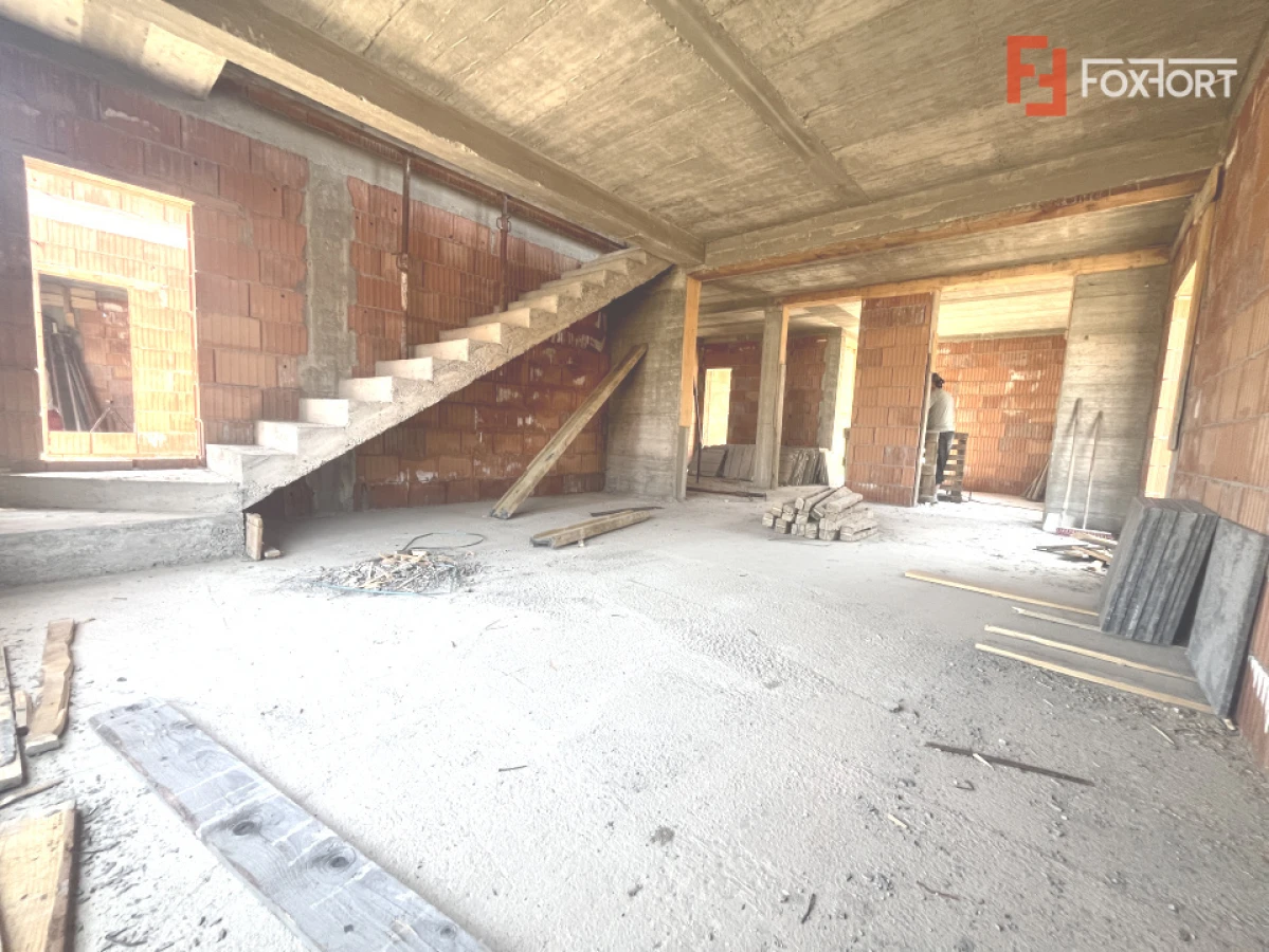 COMISION 0 % MOSNITA NOUA Duplex la vanzare etaj cu 4 camere - 5