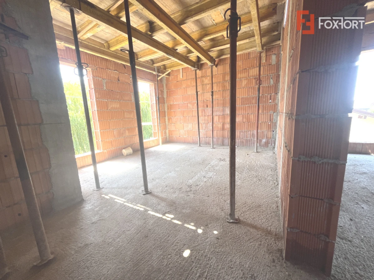COMISION 0 % MOSNITA NOUA Duplex la vanzare etaj cu 4 camere - 4