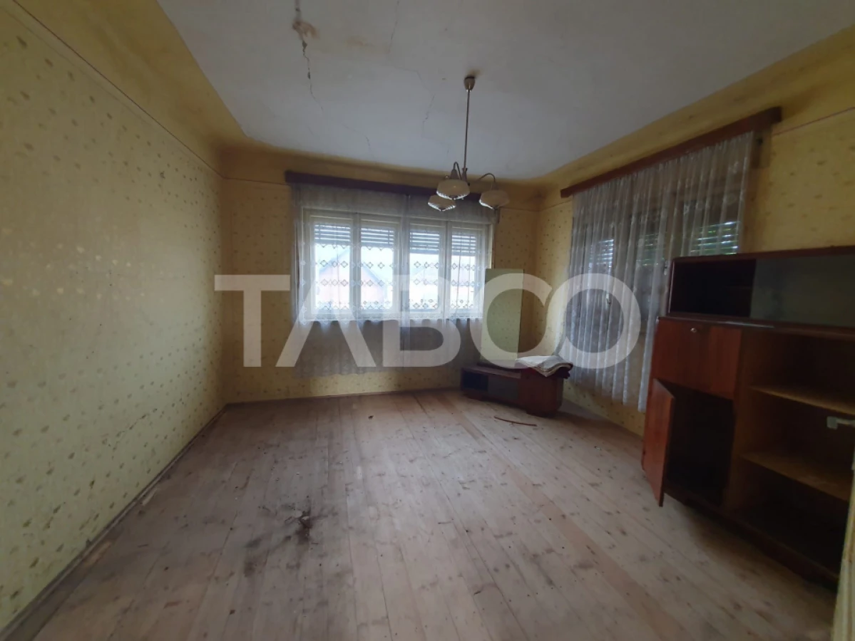 Casa de vanzare in Mandra 140 mp utili curte sura anexe 3 beciuri - 2