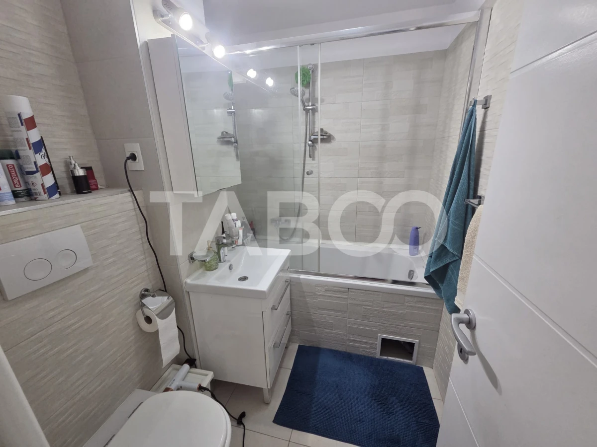 Apartament 3 camere decomnadat de vanzare 72 mp balcon 7 mp - 8