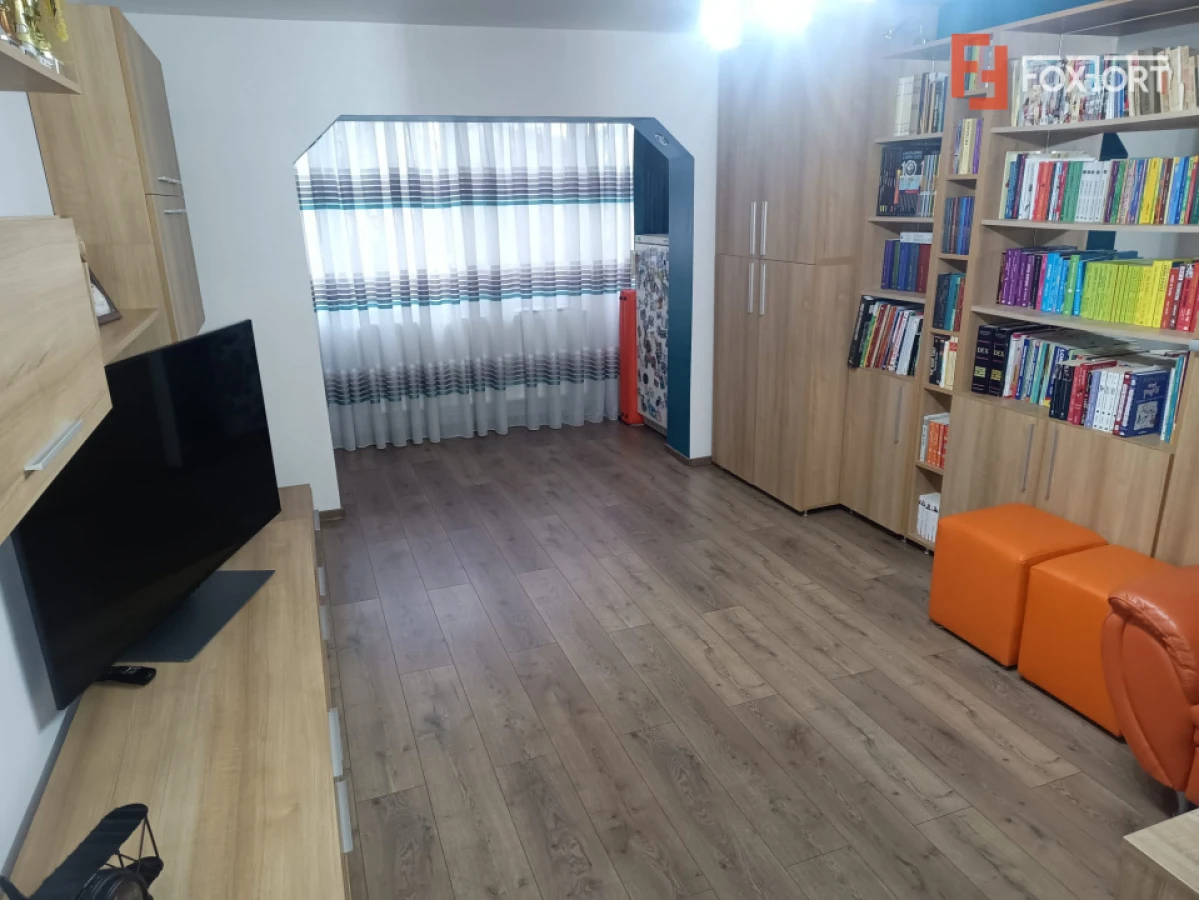 Apartament de vanzare cu 4 camere la etajul 1 in zona Lipovei - 2