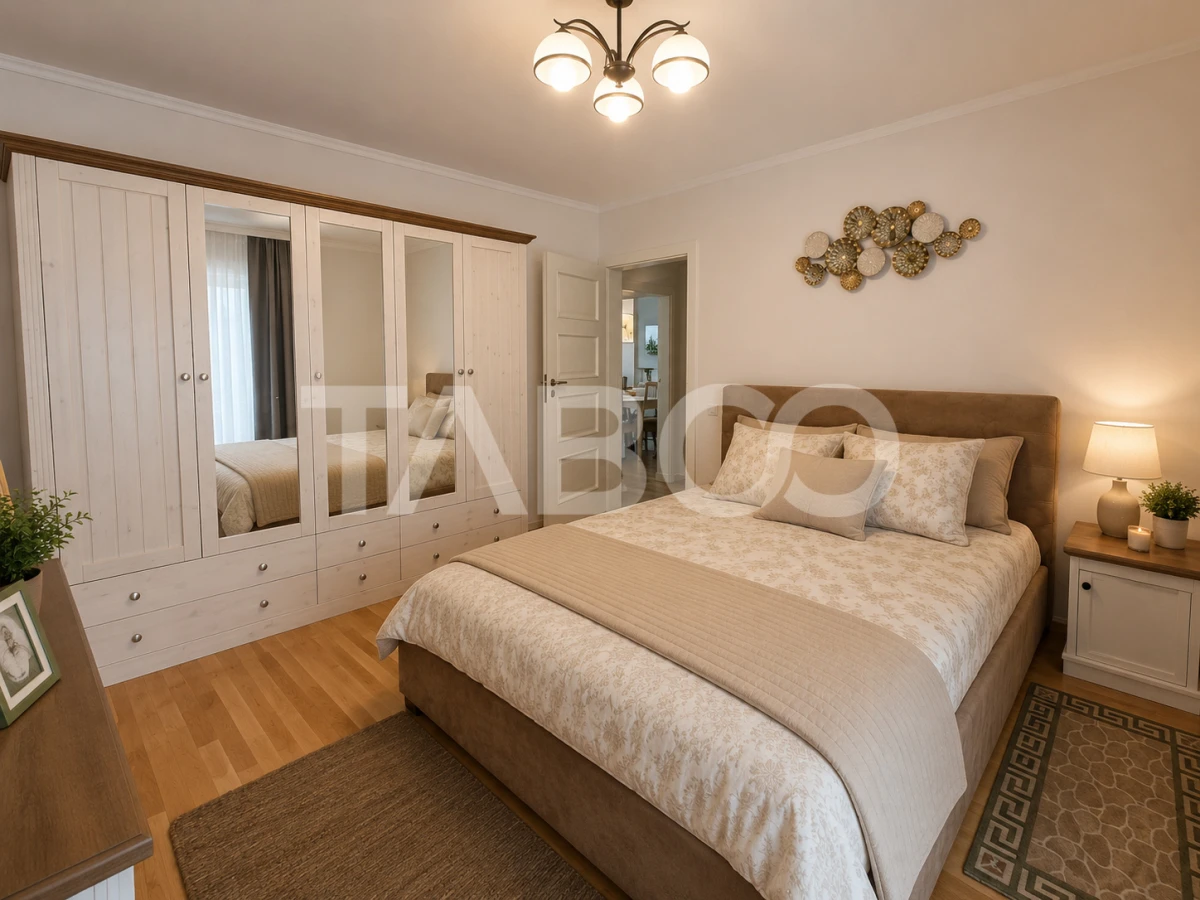 Apartament de vanzare 4 camere balcon boxa lift bloc nou zona Centrala - 1