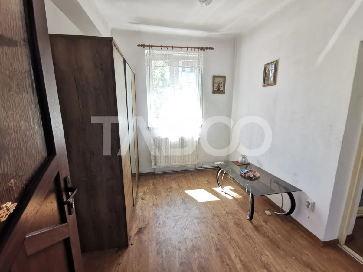 Casa cu 2 camere decomandate 335 mp teren in zona Parcul Tineretului - 9