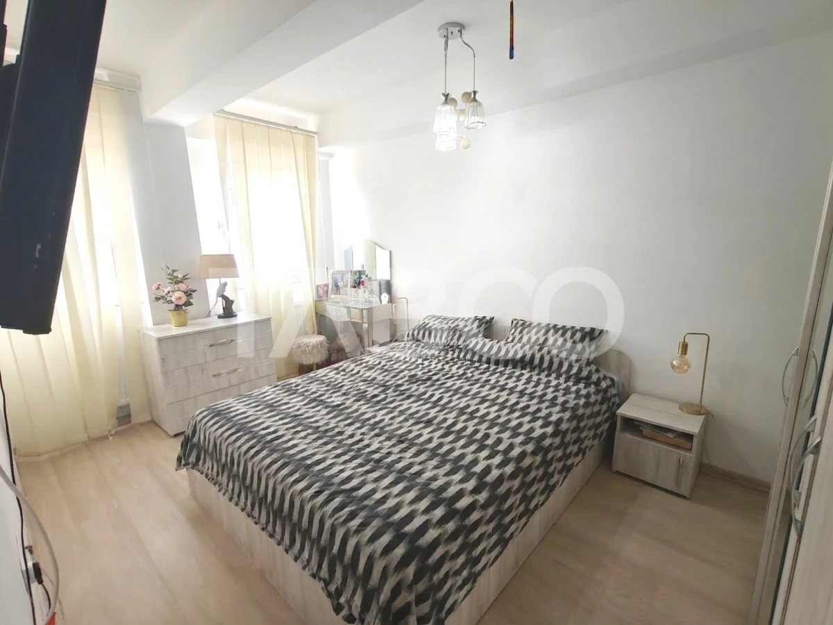 Apartament 3 camere - etaj 1 - 2 bai si 2 balcoane - zona Arhitectilor - 4