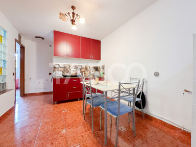 Apartament 3 camere de vanzare - parter inalt cu balcon zona Rahovei