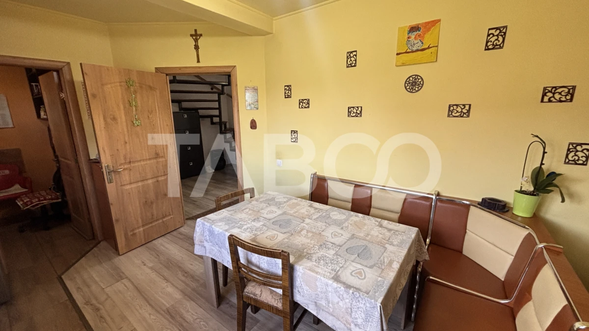 Casa 3 camere decomandate 90mp utili +teren 151 mp in Sura Mare - 4