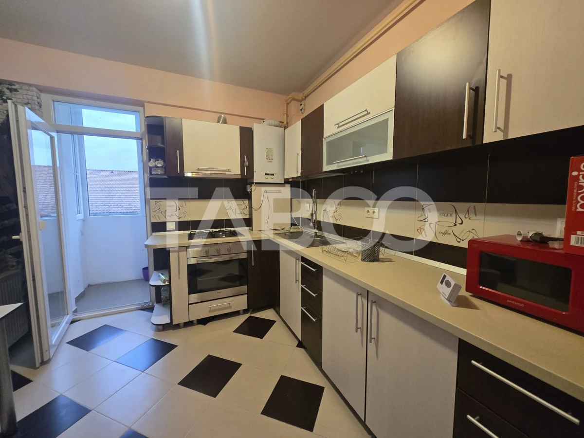 Apartament 3 camere de vanzare decomandat 71mp zona Turnisor Sibiu - 10