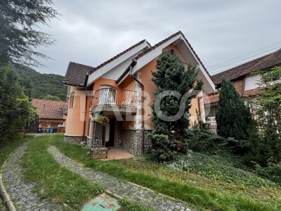 Casa ideala pentru muncitori de inchiriat 5 camere si curte