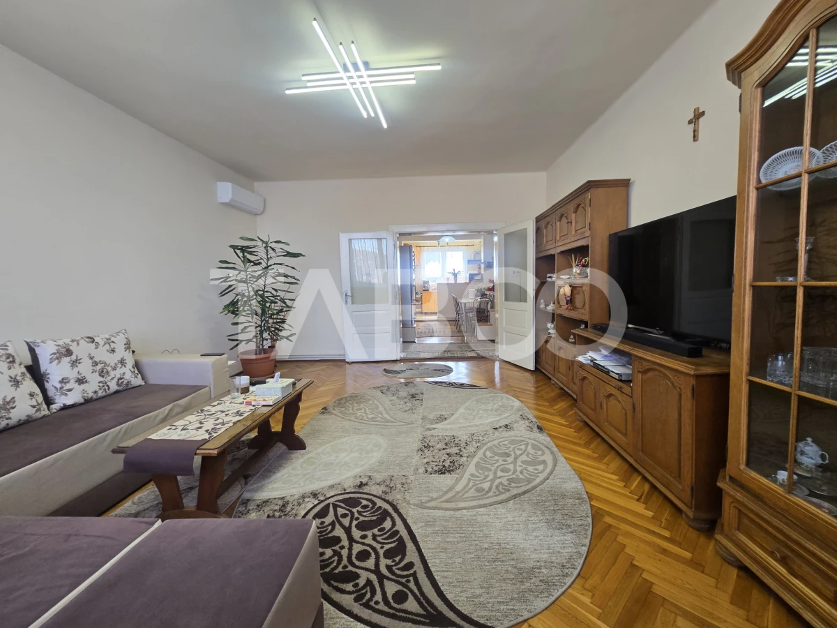 Casa individuala de vanzare 332mpu curte 295mp zona Piata Cluj Sibiu - 1