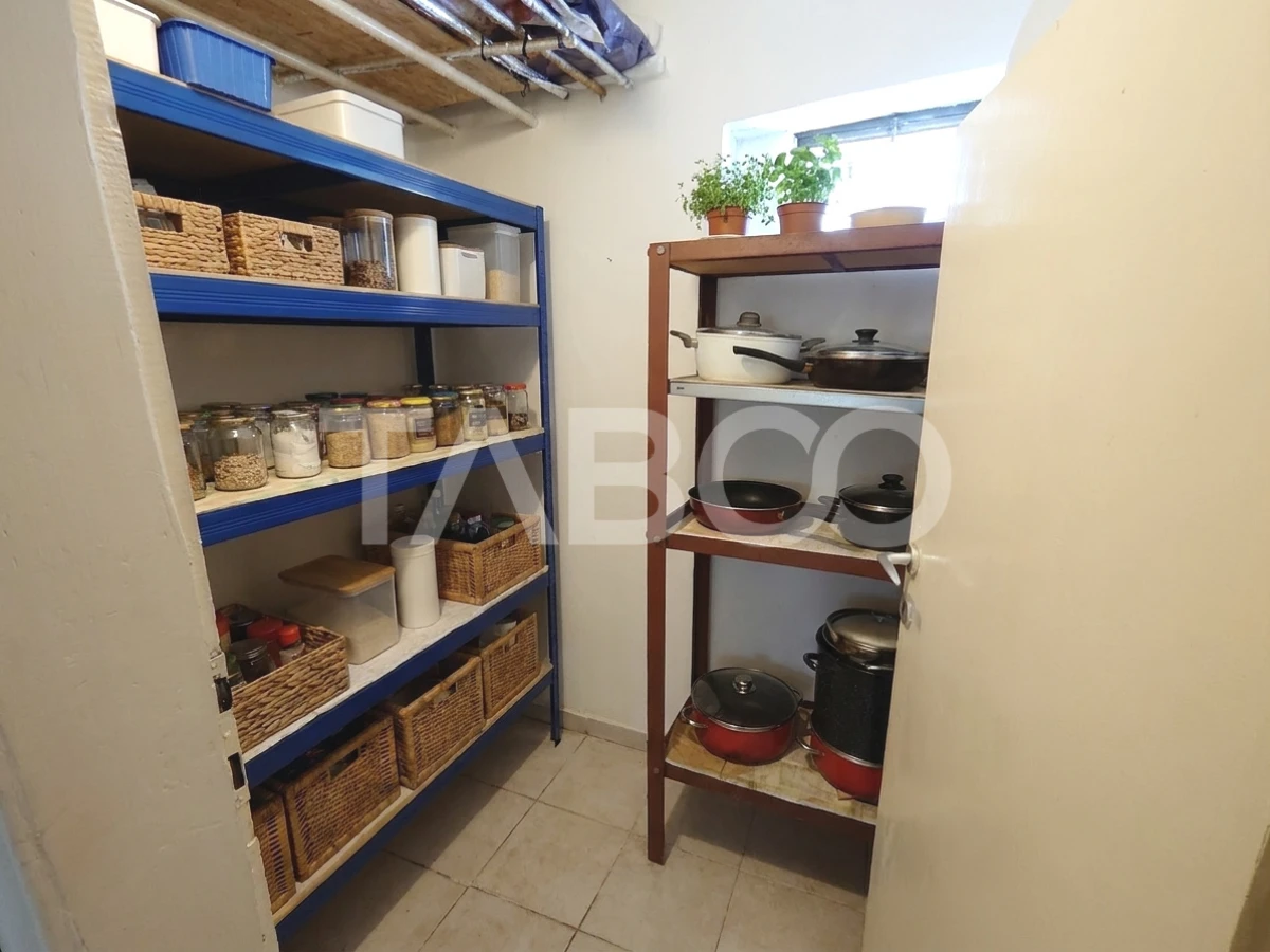 Casa 4 camere cu teren 503 mp si acces auto in curte - Comision 0 - 8