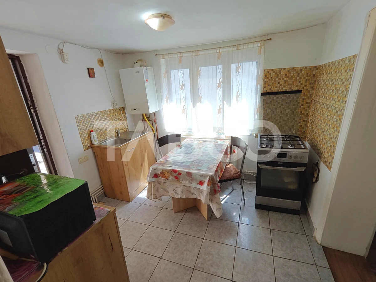Casa 4 camere cu teren 503 mp si acces auto in curte - Comision 0 - 7