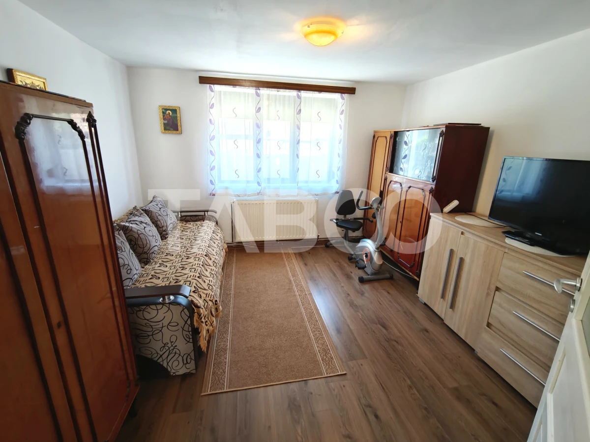 Casa 4 camere cu teren 503 mp si acces auto in curte - Comision 0 - 4