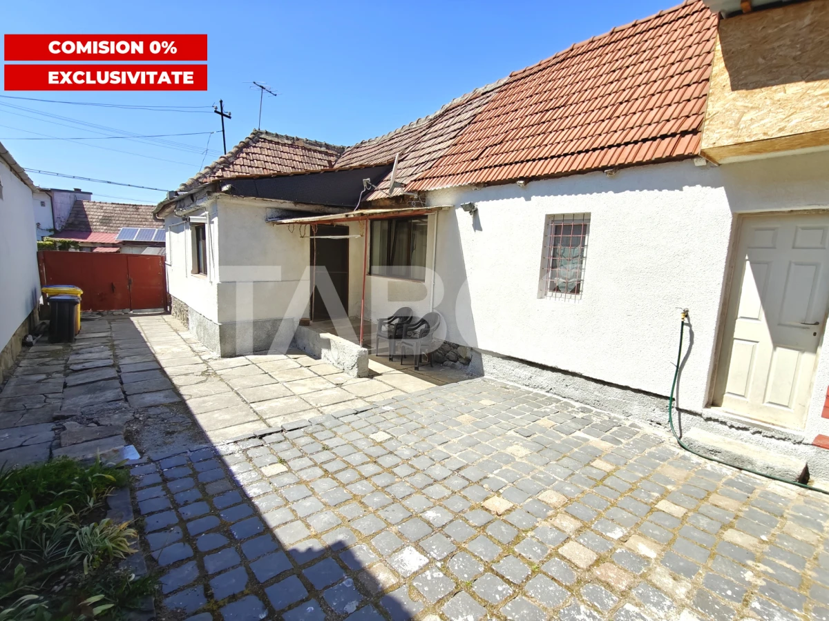 Casa 4 camere cu teren 503 mp si acces auto in curte - Comision 0 - 1