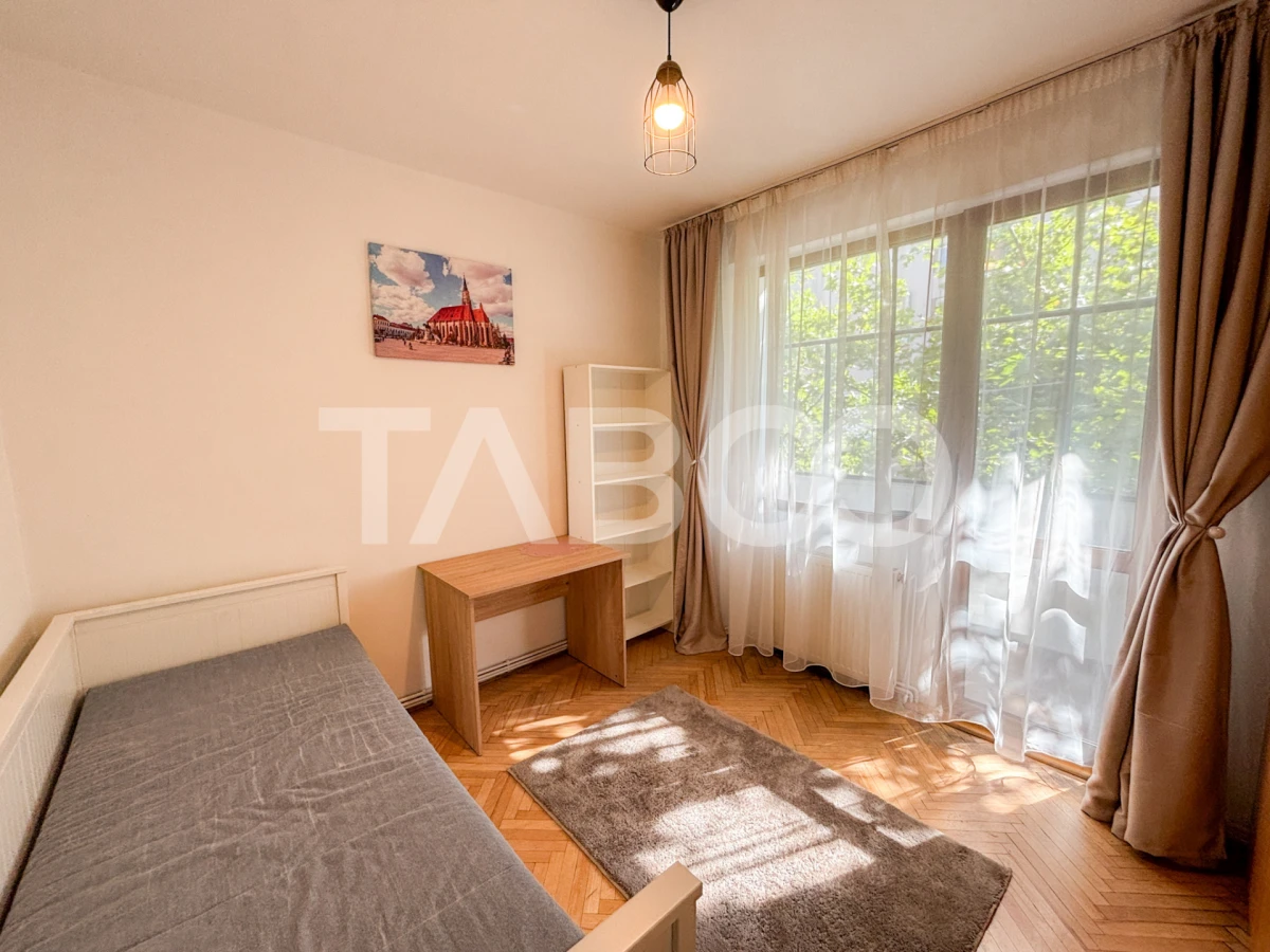 Apartament 3 camere de vanzare pe strada Horea la cheie gata de locuit - 1