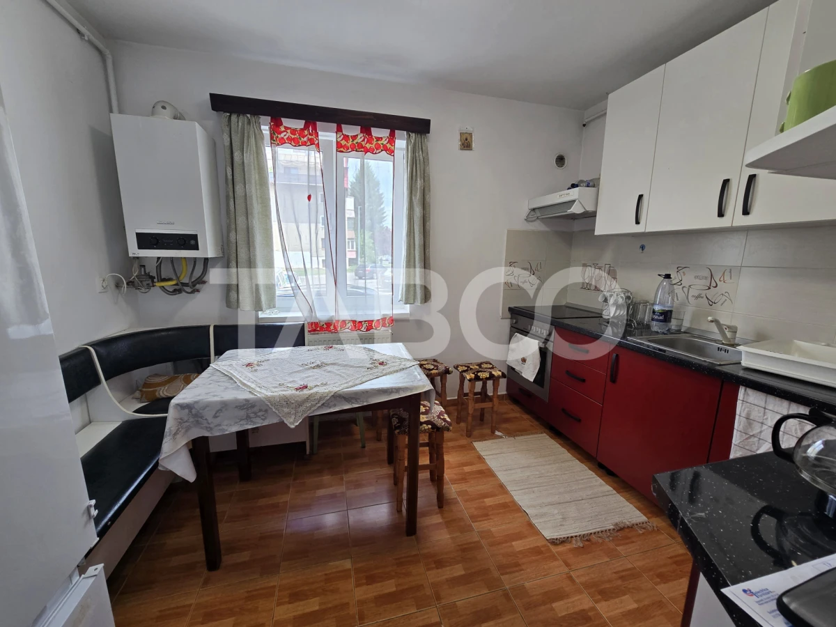 Apartament decomandat 3 camere 2 bai 66 mp parcare boxa Terezian Sibiu - 7