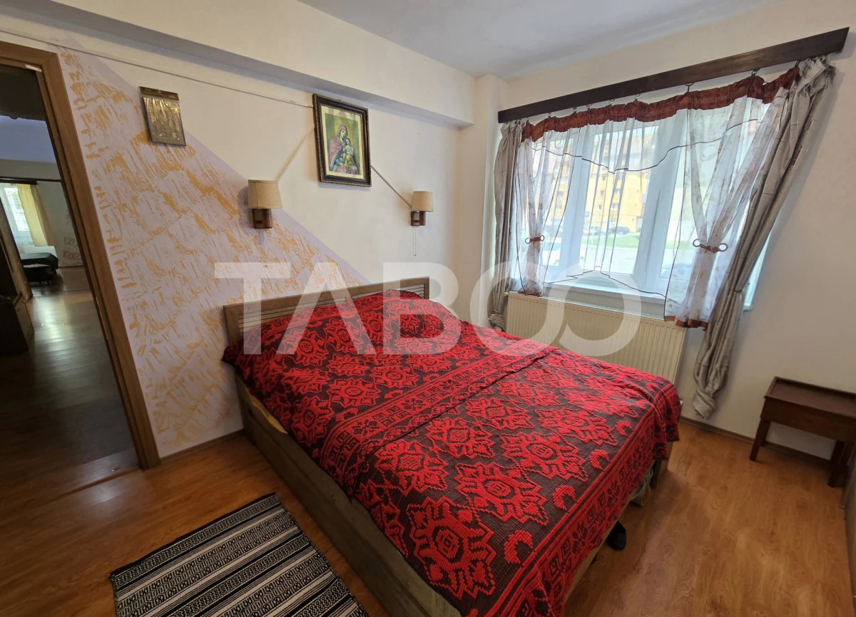 Apartament decomandat 3 camere 2 bai 66 mp parcare boxa Terezian Sibiu - 2