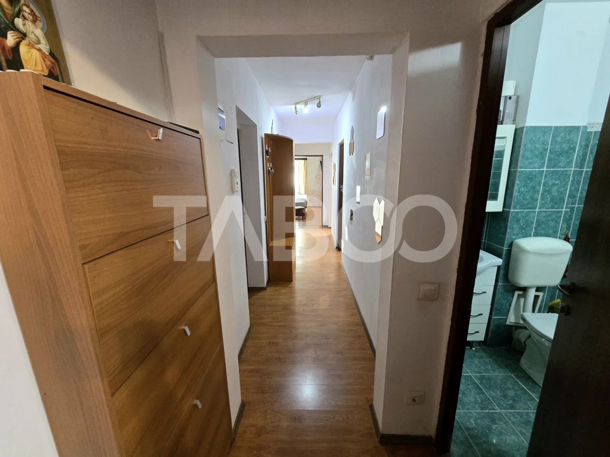 Apartament decomandat 3 camere 2 bai 66 mp parcare boxa Terezian Sibiu - 1