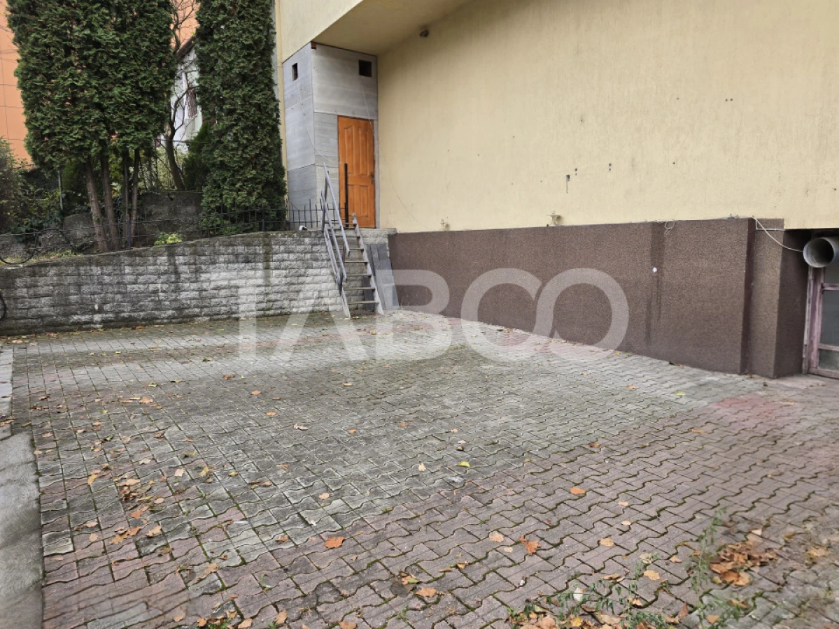 Spatiu comercial de vanzare 55 mp curte parcare zona Central din Sibiu - 10