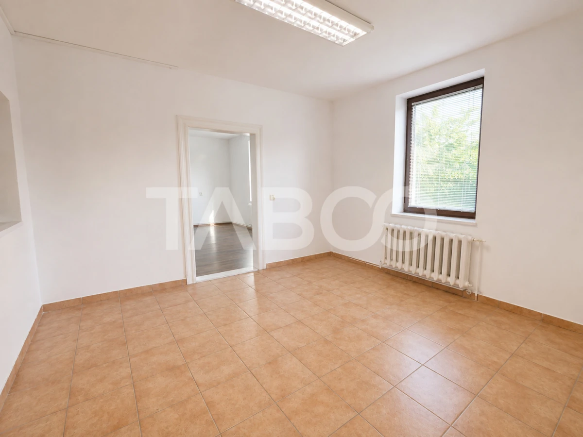 Spatiu comercial de inchiriat parter 2 camere acces din strada - 1