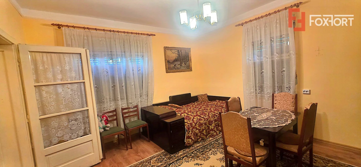 Casa spatioasa de vanzare in Ineu, Jud. Arad - 2
