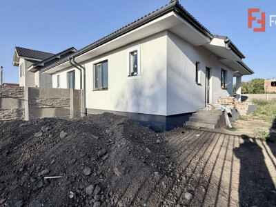 Duplex pe parter 3 camere Albina - Timis