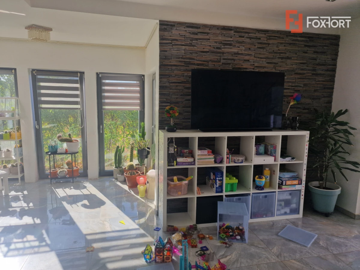 Casa individuala cocheta la vanzare in Mosnita Veche - 8