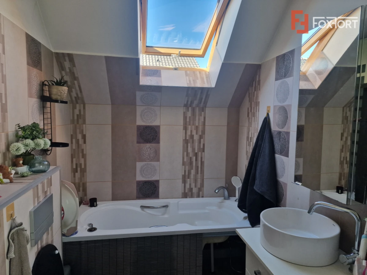 Casa individuala cocheta la vanzare in Mosnita Veche - 7