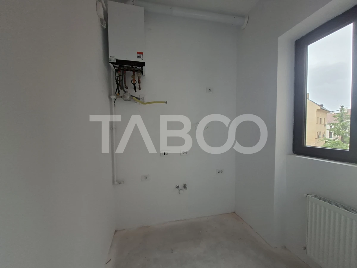 Garsoniera decomandata de vanzare in zona Centrala - cladire renovata - 2