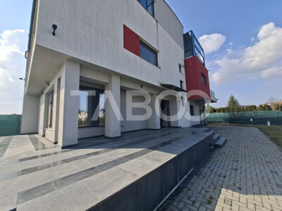 Casa cu adaos de iubire- Vila spectaculoasa de vanzare