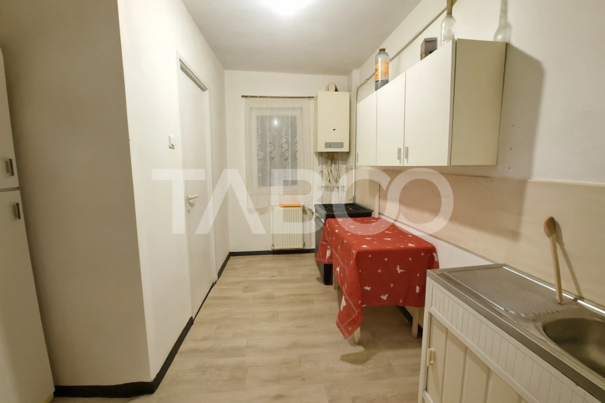 Apartament etaj 1 de vanzare 3 camere 2 bai balcon pivnita Cisnadie - 8