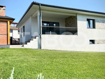 Casa individuala de vanzare pe un nivel la intrare in Selimbar