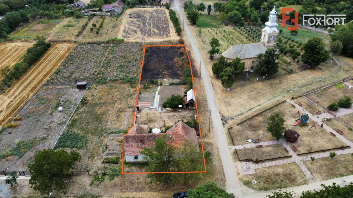 Casa individuala 4 camere si teren 2208 mp in Folea, comuna Voiteg - 2