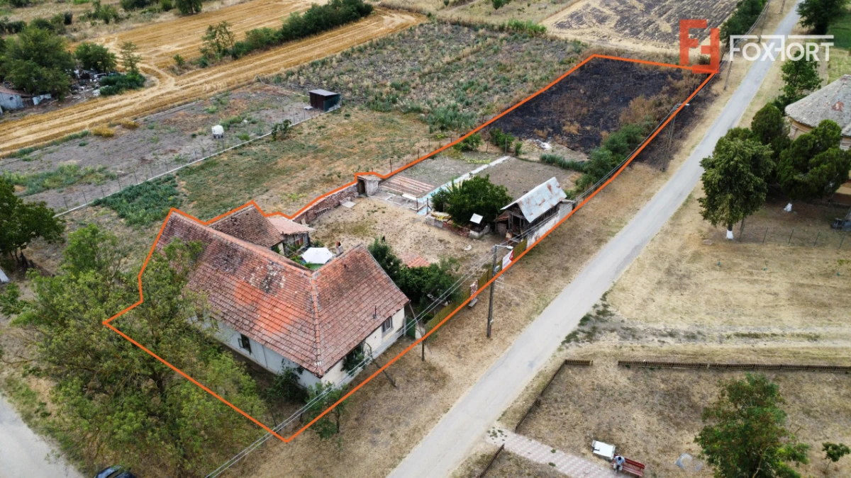 Casa individuala 4 camere si teren 2208 mp in Folea, comuna Voiteg - 1