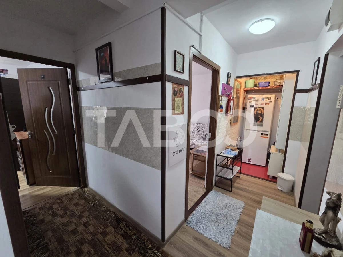 Apartament 2 camere de inchiriat zona 13 Decembrie etajul 3 - 4